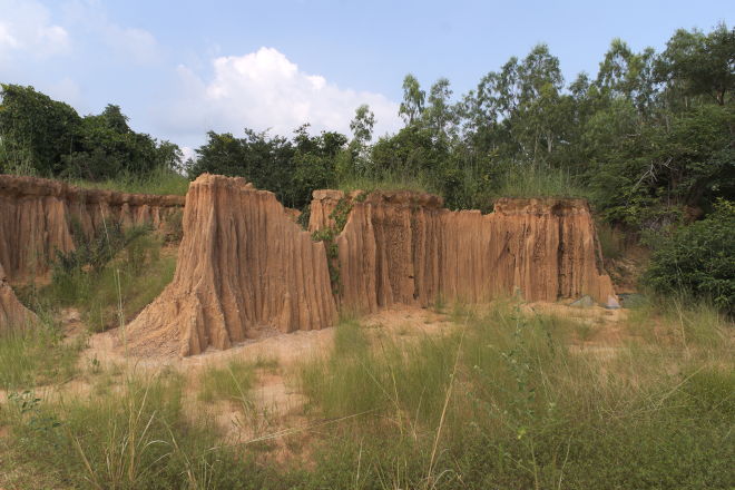 Jordskulpturer i Lalu