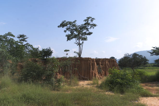 Jordskulpturer i Lalu