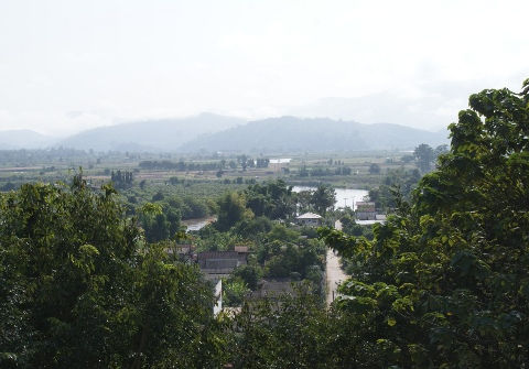 Udsigt over Mae Kok fra Thaton. Udsigt over Mae Kok fra Thaton
