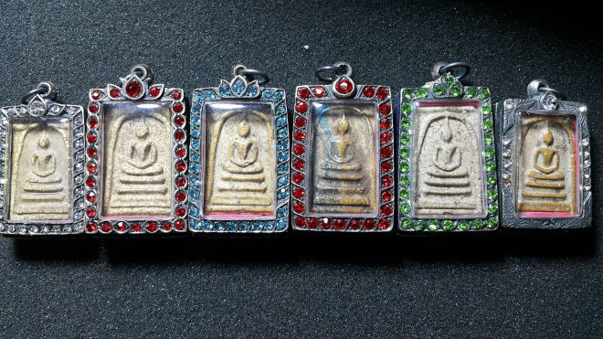 Thailandske amuletter med Buddha. Thailandske amuletter