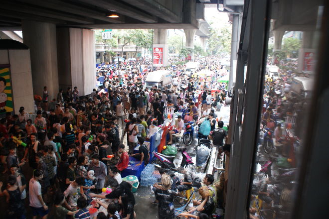 Gadevandkamp i Silom