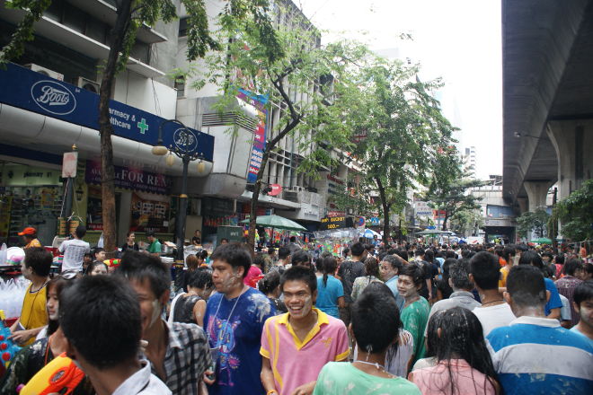 Gadevandkamp i Silom