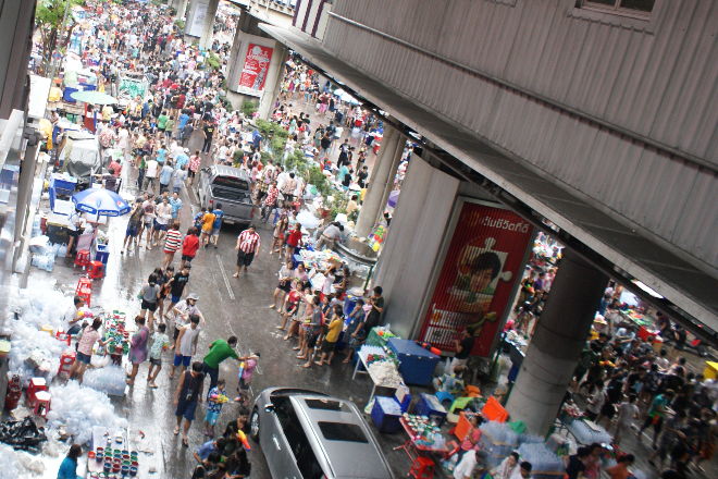 Gadevandkamp i Silom