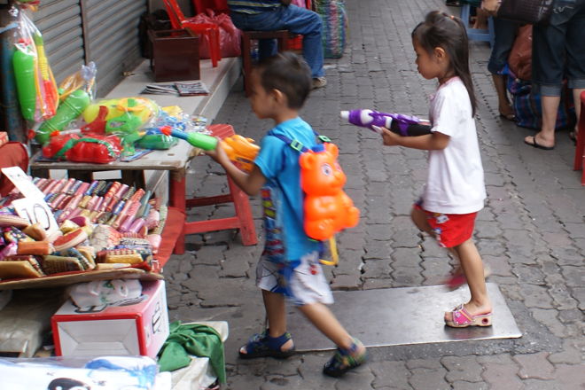 Minisoldater på jagt efter det næste offer