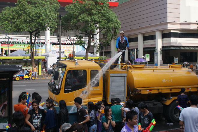Det tunge skyts tages i brug