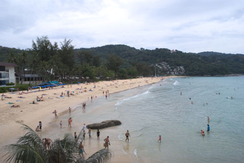Kata Noi Beach set lidt fra oven. Kata Noi Beach