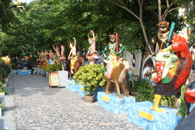 Sagnfigurer i Wat Mueang